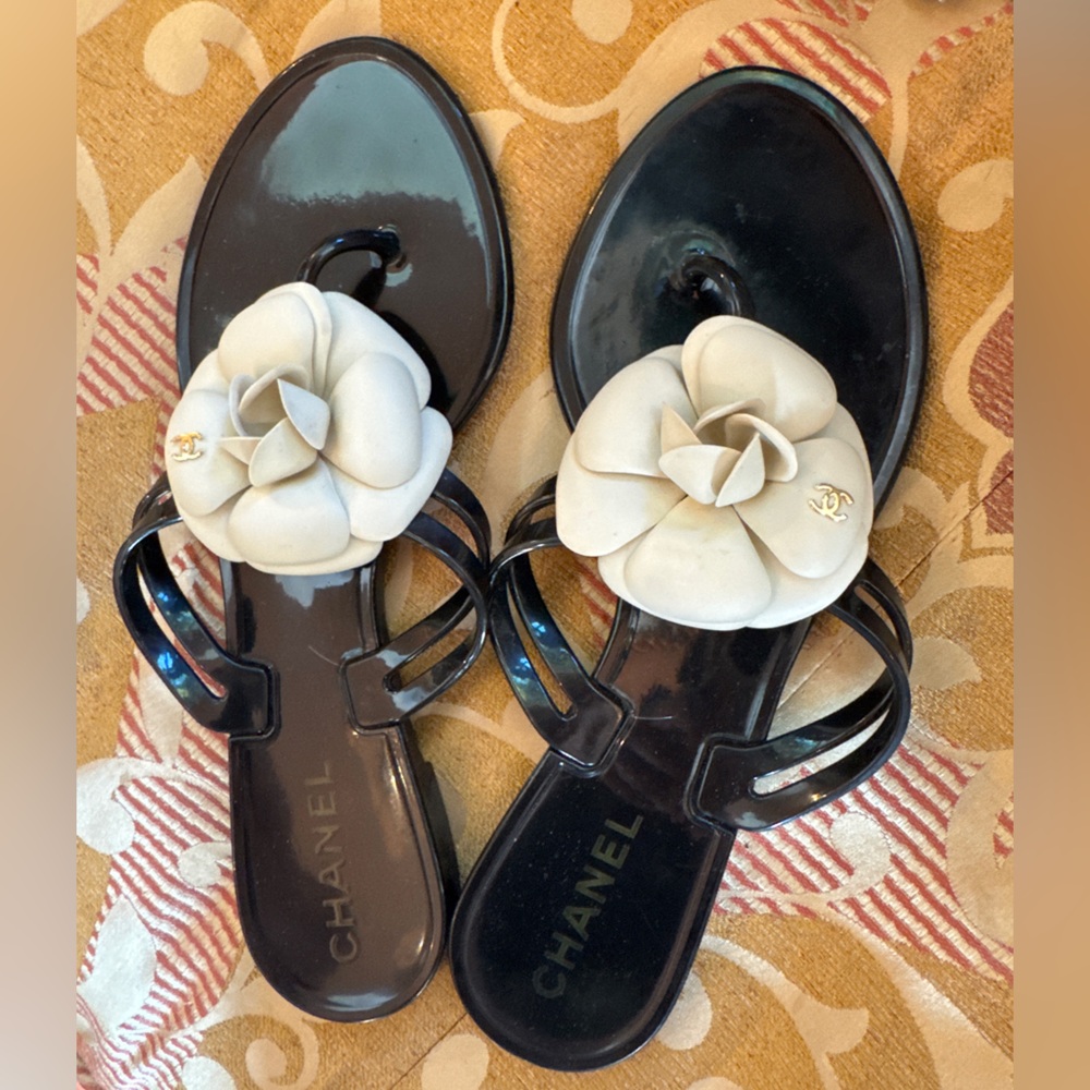 Chanel Black and Cream Camellia Flower Sandals size 36